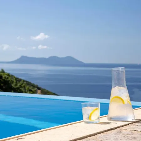 Eione-thaleia Villa *