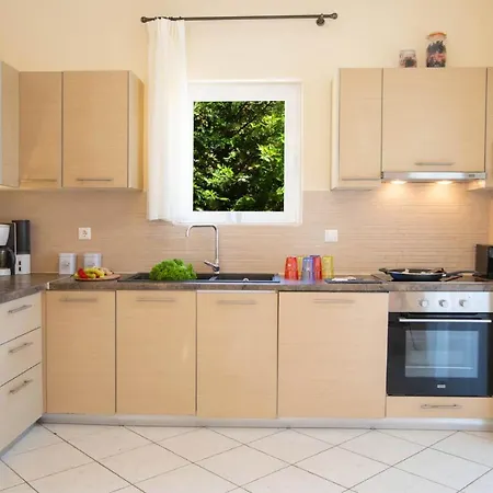 Eione-thaleia Sivota